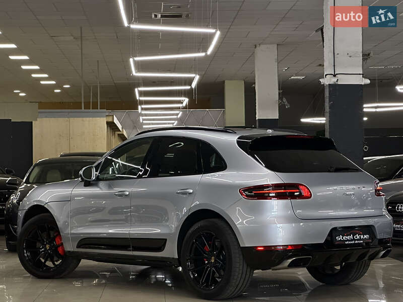 Внедорожник / Кроссовер Porsche Macan 2016 в Николаеве