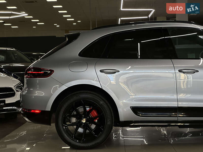 Внедорожник / Кроссовер Porsche Macan 2016 в Николаеве