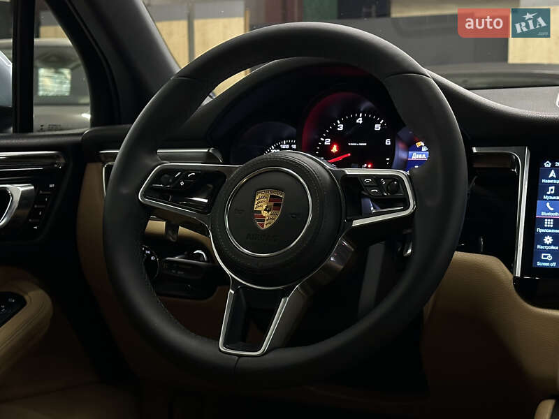 Внедорожник / Кроссовер Porsche Macan 2016 в Николаеве