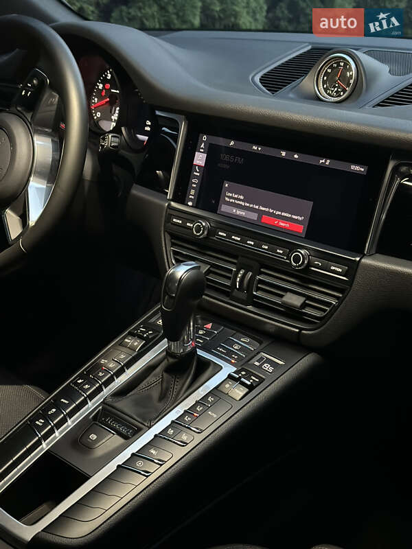 Внедорожник / Кроссовер Porsche Macan 2021 в Киеве