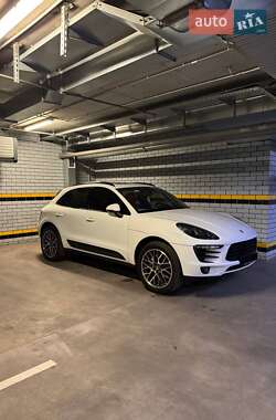 Внедорожник / Кроссовер Porsche Macan 2016 в 
