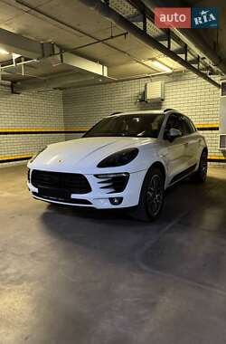 Внедорожник / Кроссовер Porsche Macan 2016 в 
