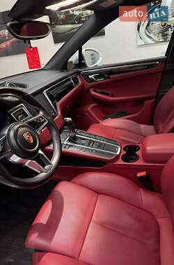 Внедорожник / Кроссовер Porsche Macan 2016 в 