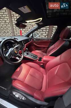 Внедорожник / Кроссовер Porsche Macan 2016 в 