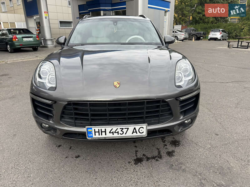 Внедорожник / Кроссовер Porsche Macan 2015 в 
