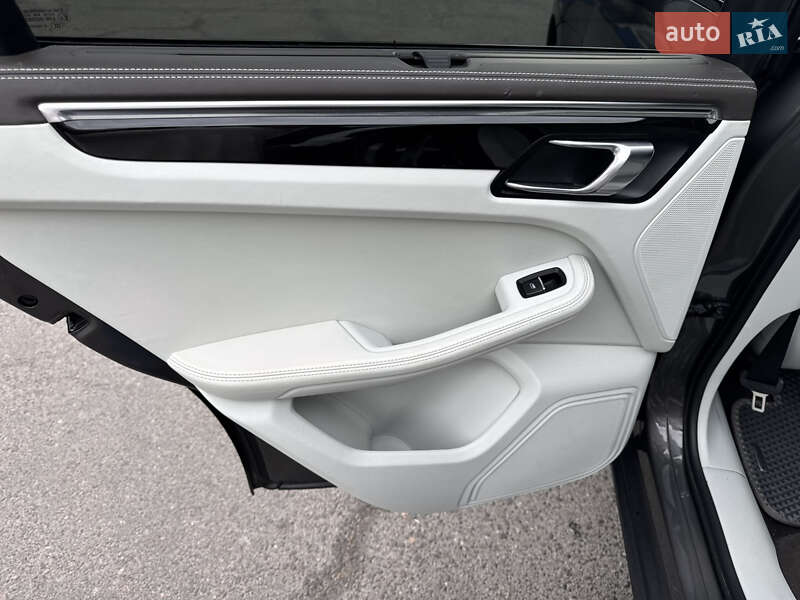 Внедорожник / Кроссовер Porsche Macan 2015 в Одессе