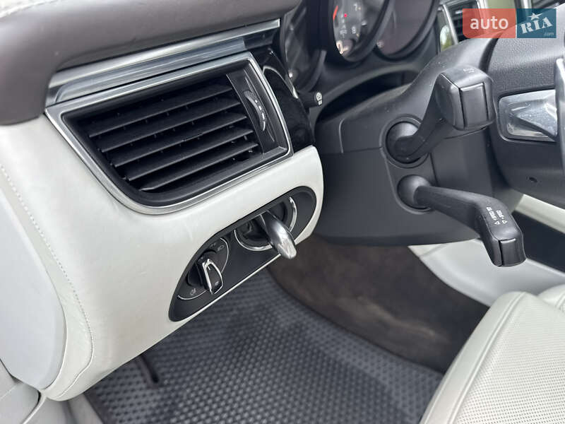 Внедорожник / Кроссовер Porsche Macan 2015 в Одессе