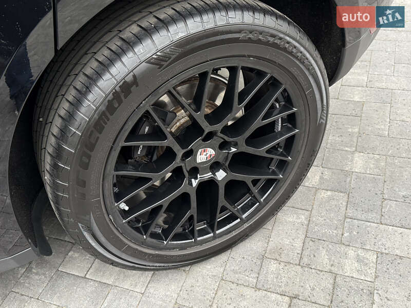 Внедорожник / Кроссовер Porsche Macan 2020 в Киеве