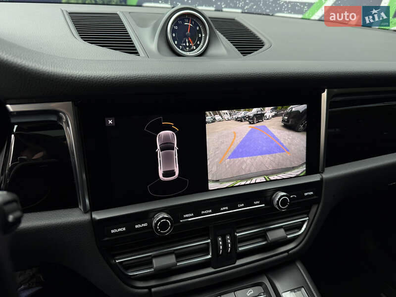 Внедорожник / Кроссовер Porsche Macan 2020 в Киеве