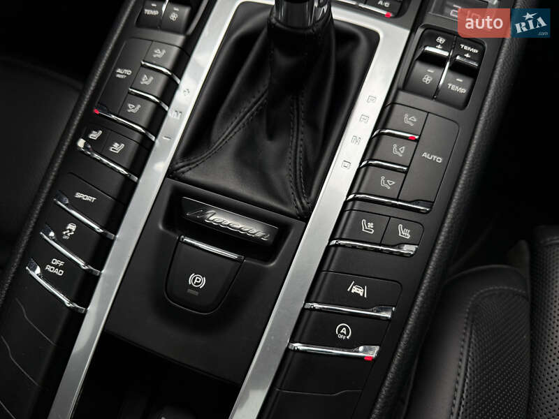 Внедорожник / Кроссовер Porsche Macan 2020 в Киеве