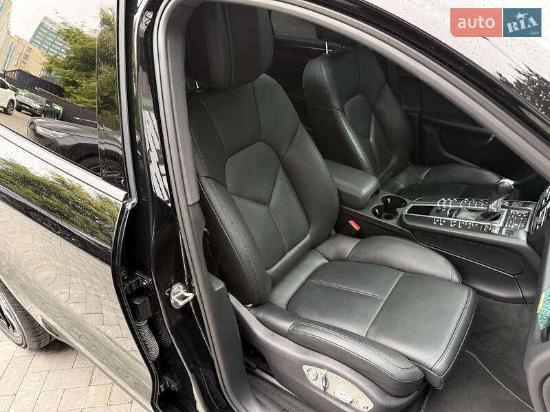 Внедорожник / Кроссовер Porsche Macan 2020 в Киеве