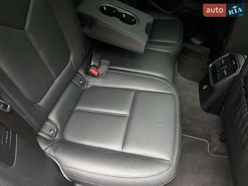 Внедорожник / Кроссовер Porsche Macan 2020 в Киеве