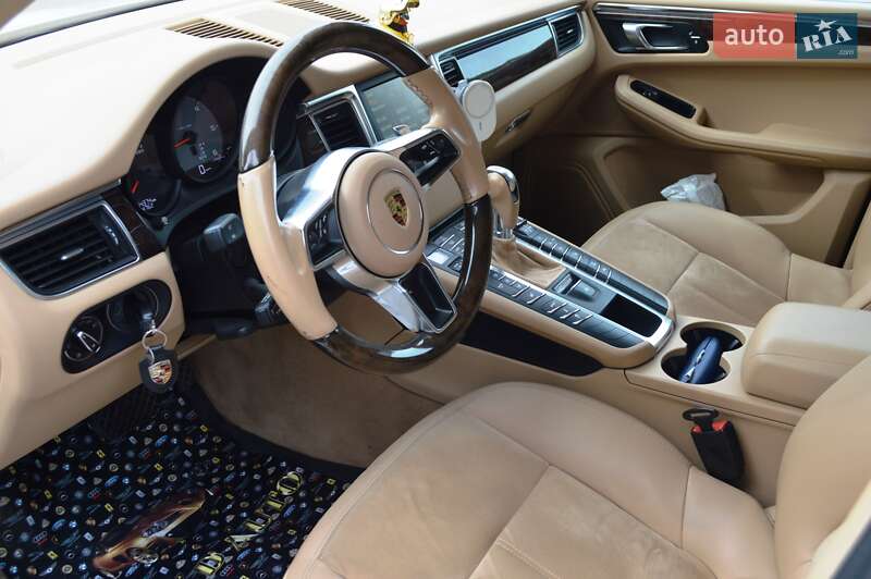 Внедорожник / Кроссовер Porsche Macan 2015 в Одессе