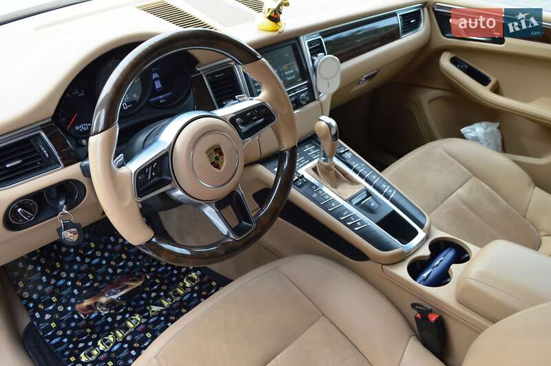 Внедорожник / Кроссовер Porsche Macan 2015 в Одессе