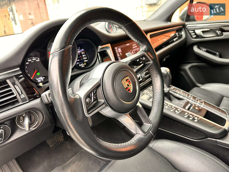 Внедорожник / Кроссовер Porsche Macan 2019 в Киеве