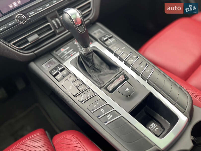 Внедорожник / Кроссовер Porsche Macan 2020 в Киеве