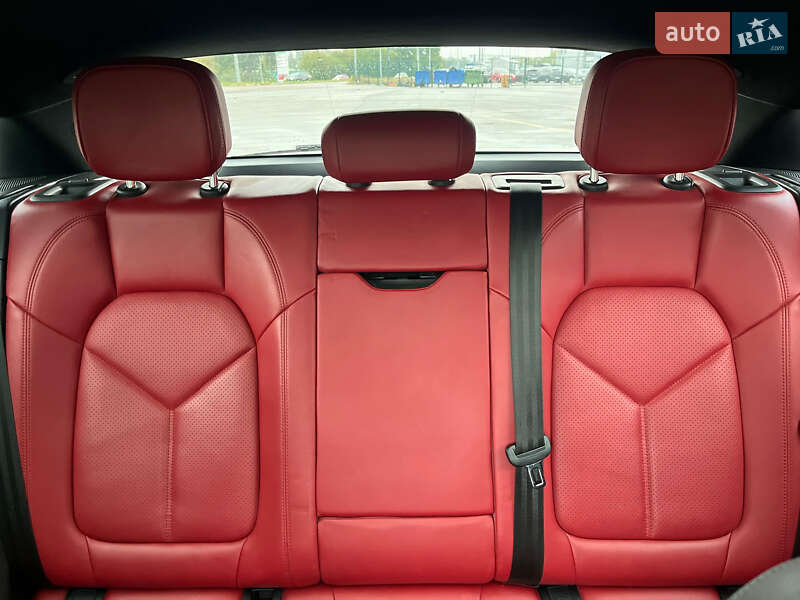 Внедорожник / Кроссовер Porsche Macan 2020 в Киеве