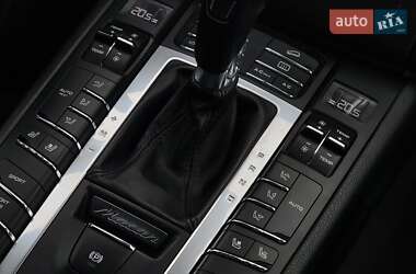 Внедорожник / Кроссовер Porsche Macan 2018 в 