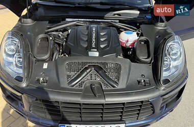 Внедорожник / Кроссовер Porsche Macan 2014 в 