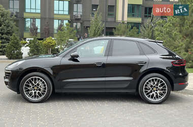 Внедорожник / Кроссовер Porsche Macan 2015 в 