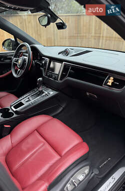 Внедорожник / Кроссовер Porsche Macan 2015 в 
