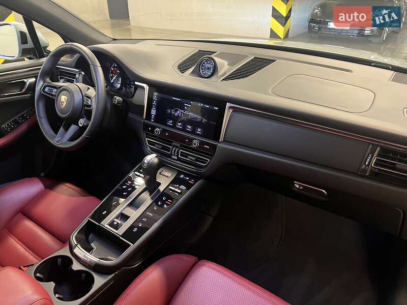 Внедорожник / Кроссовер Porsche Macan 2024 в Киеве