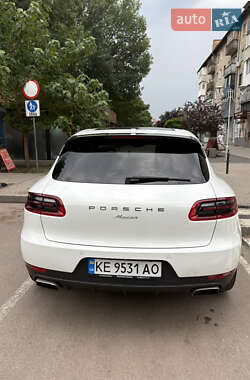Внедорожник / Кроссовер Porsche Macan 2016 в 