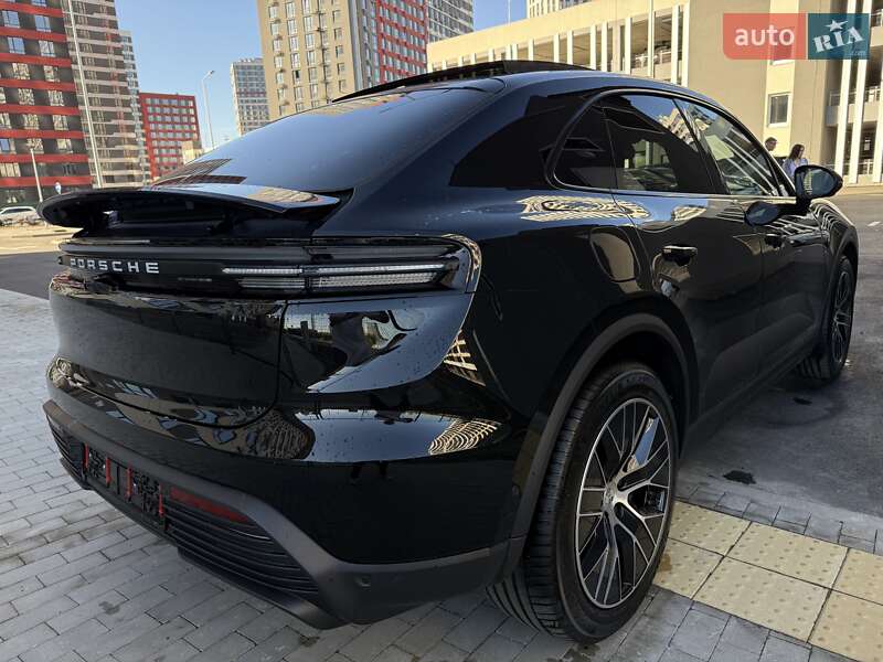 Внедорожник / Кроссовер Porsche Macan 2024 в Киеве