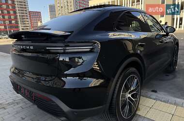 Внедорожник / Кроссовер Porsche Macan 2024 в 