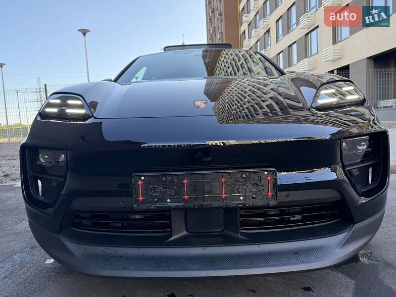 Внедорожник / Кроссовер Porsche Macan 2024 в Киеве