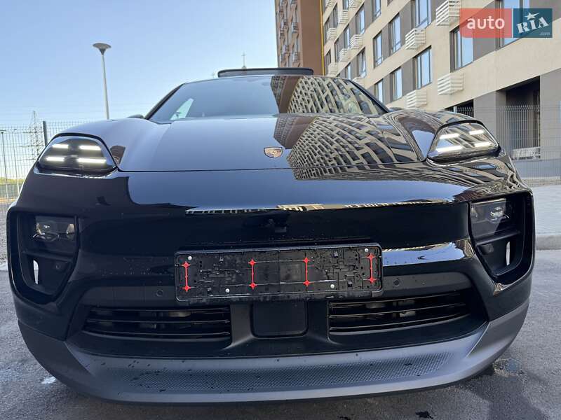 Внедорожник / Кроссовер Porsche Macan 2024 в Киеве