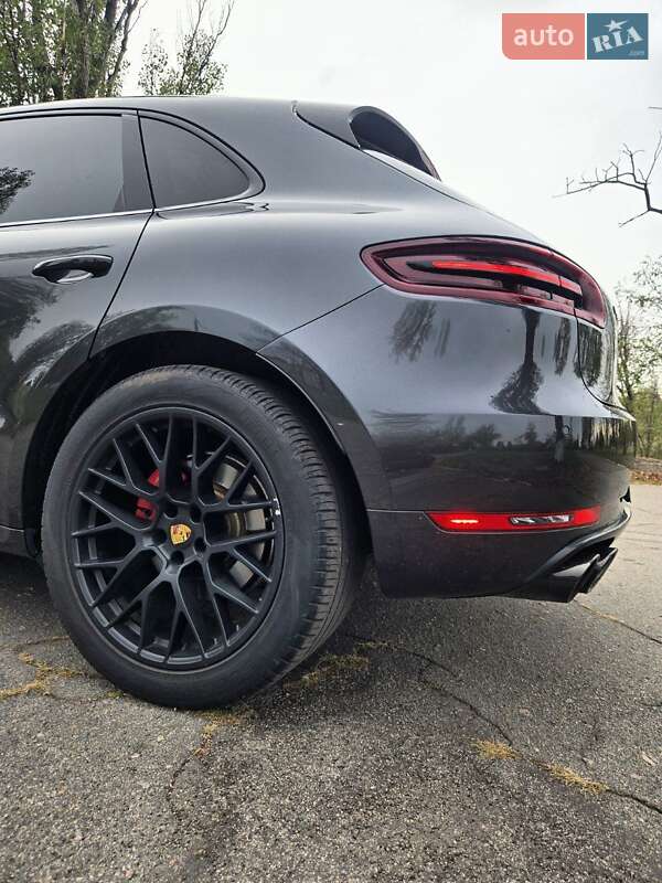 Позашляховик / Кросовер Porsche Macan 2016 в Кам'янському