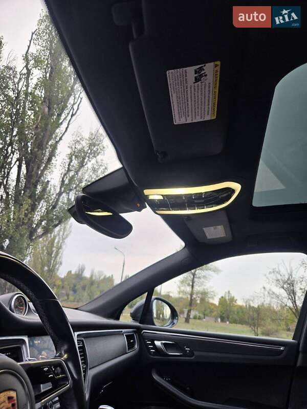 Позашляховик / Кросовер Porsche Macan 2016 в Кам'янському