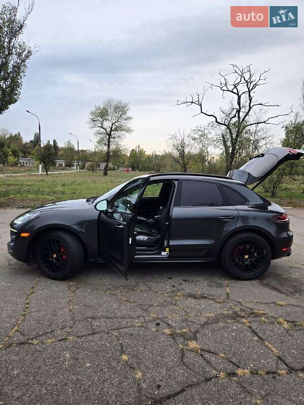 Позашляховик / Кросовер Porsche Macan 2016 в Кам'янському