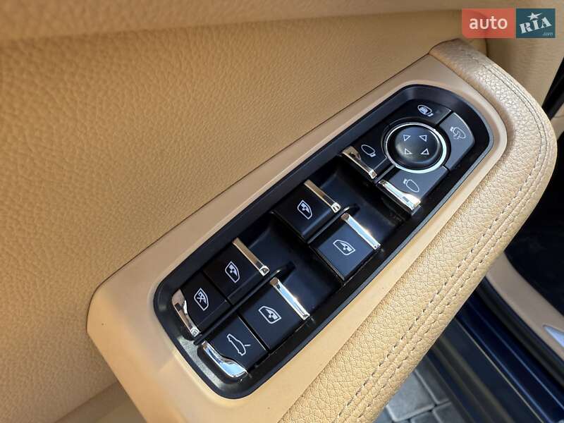 Внедорожник / Кроссовер Porsche Macan 2014 в Одессе