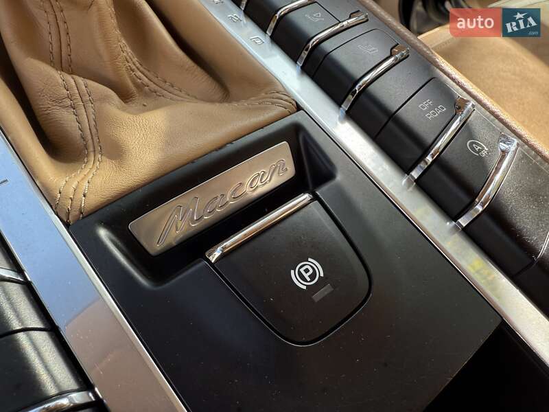 Внедорожник / Кроссовер Porsche Macan 2014 в Одессе