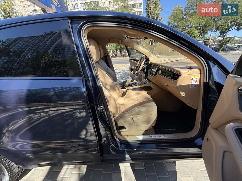 Внедорожник / Кроссовер Porsche Macan 2014 в Одессе