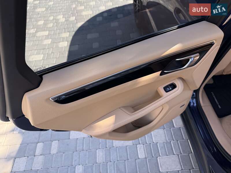 Внедорожник / Кроссовер Porsche Macan 2014 в Одессе