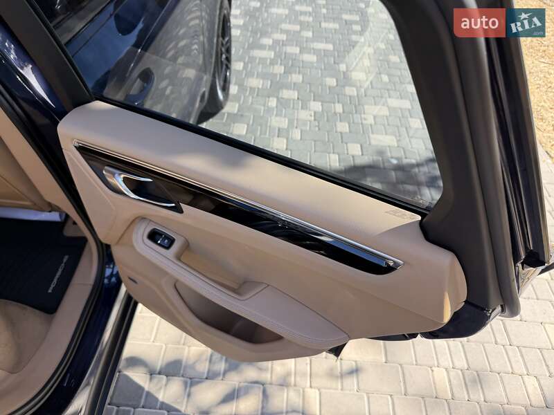 Внедорожник / Кроссовер Porsche Macan 2014 в Одессе