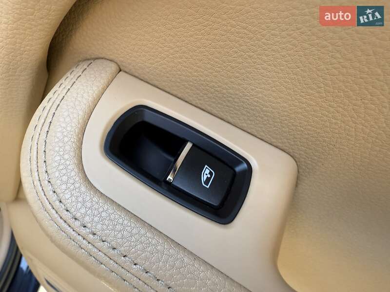 Внедорожник / Кроссовер Porsche Macan 2014 в Одессе