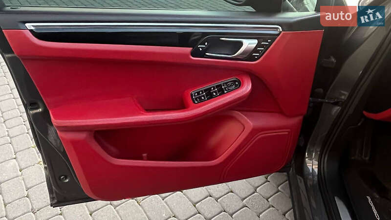 Внедорожник / Кроссовер Porsche Macan 2014 в Хмельницком