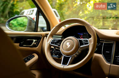 Внедорожник / Кроссовер Porsche Macan 2015 в 