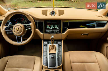 Внедорожник / Кроссовер Porsche Macan 2015 в 
