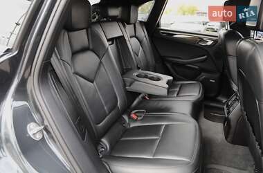 Внедорожник / Кроссовер Porsche Macan 2018 в 