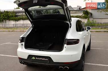 Позашляховик / Кросовер Porsche Macan 2015 в 