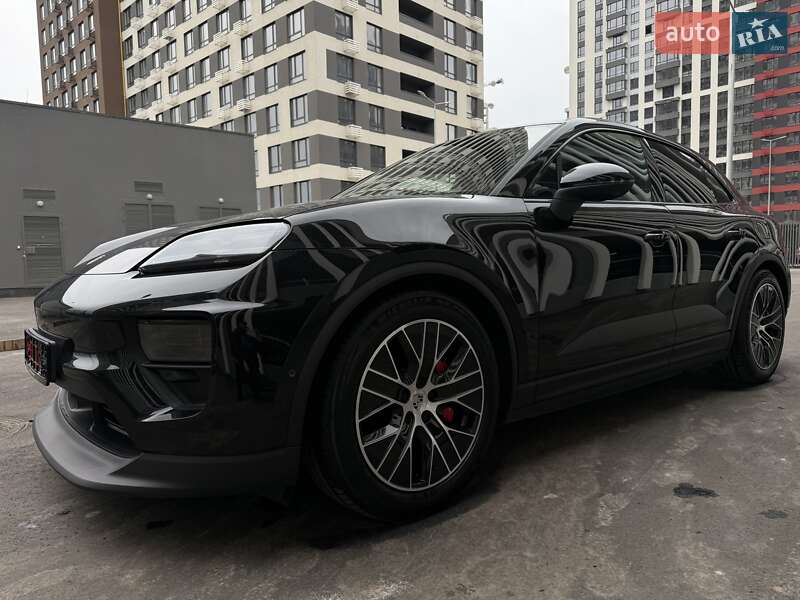 Позашляховик / Кросовер Porsche Macan 2024 в Києві