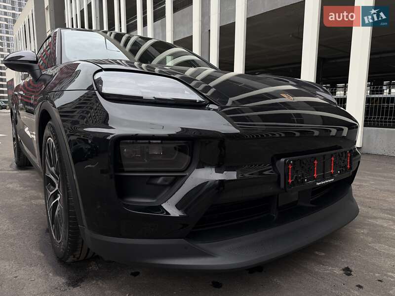 Позашляховик / Кросовер Porsche Macan 2024 в Києві