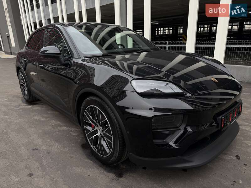 Позашляховик / Кросовер Porsche Macan 2024 в Києві