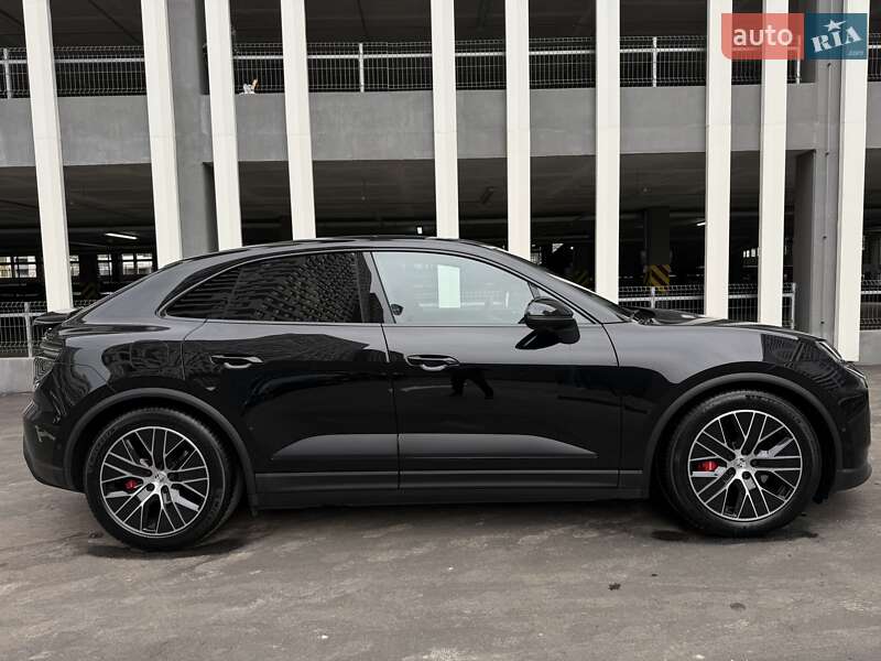 Позашляховик / Кросовер Porsche Macan 2024 в Києві