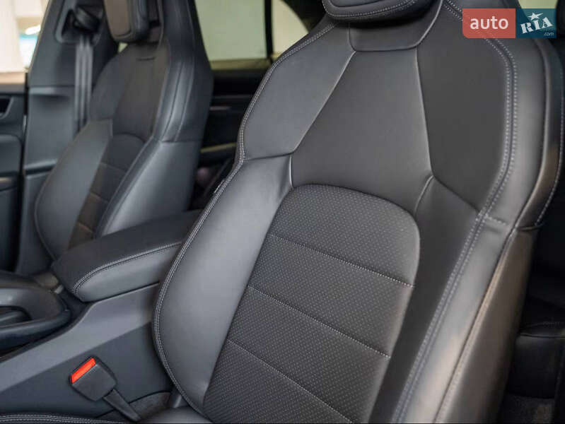 Внедорожник / Кроссовер Porsche Macan 2025 в Киеве